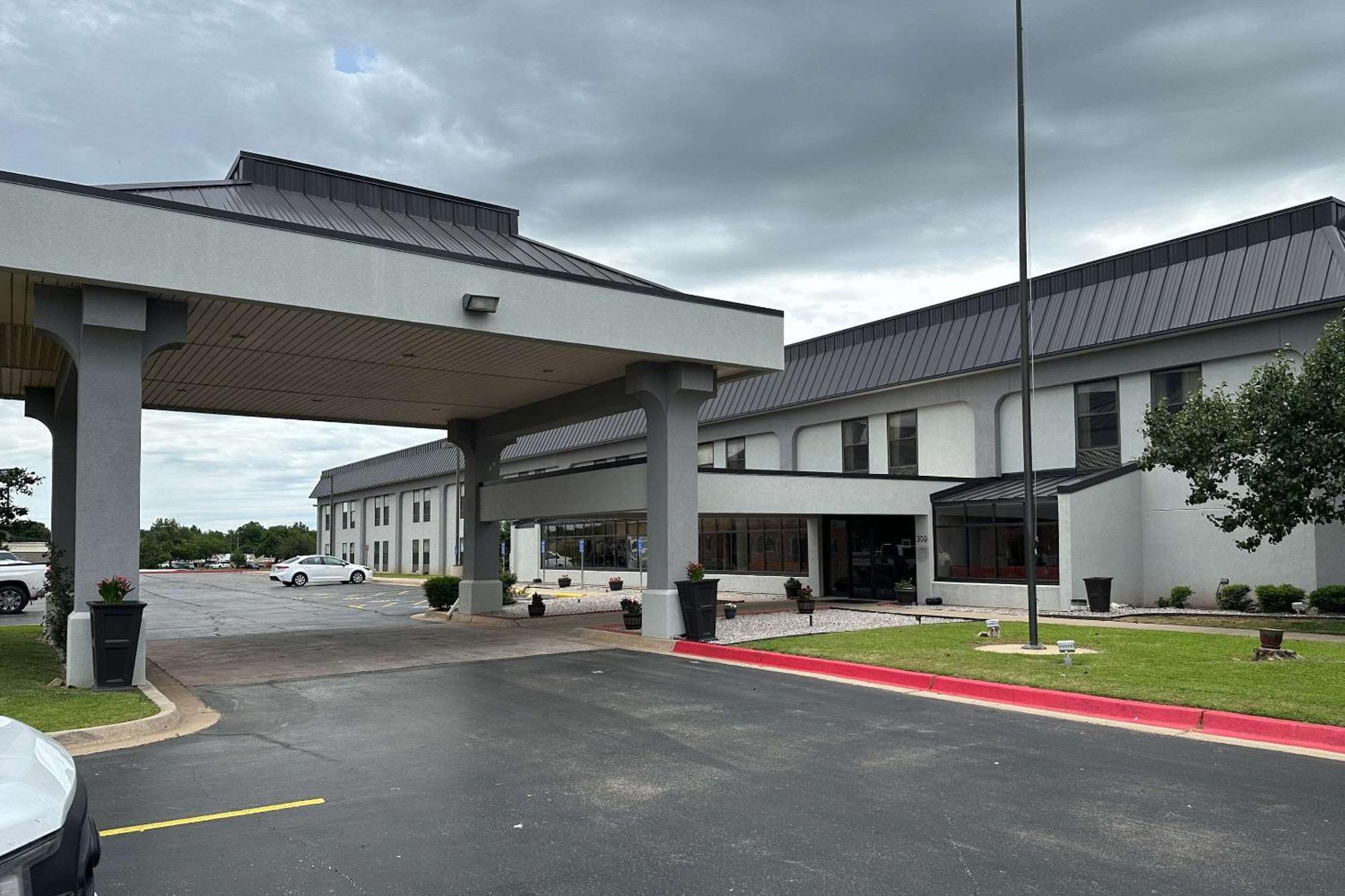 Quality Inn - Norman Near University Екстериор снимка